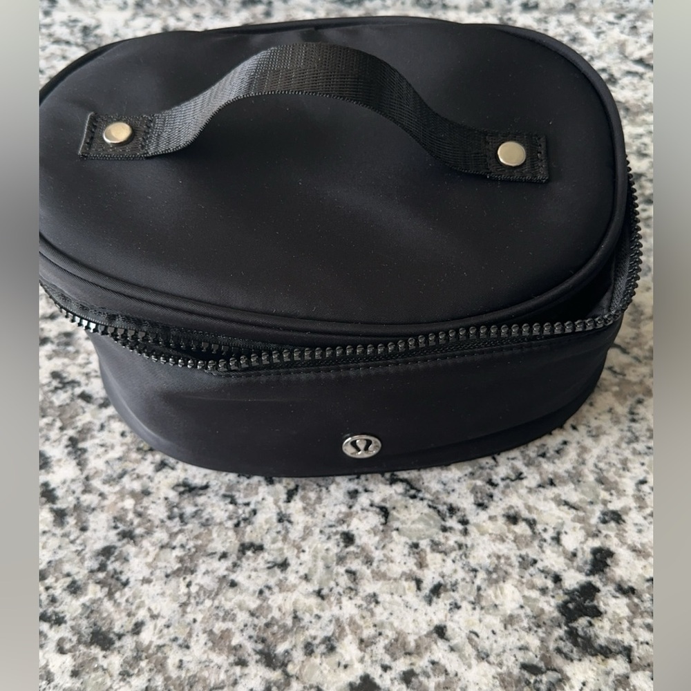Lululemon Oval Top Black Silver Cosmetic Makeup Bag Case 3.5L Access Kit